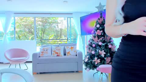 Snapshot of sophijonnes chatting on December 26, 2024, 3:31 pm YULITZA online show from December 26, 2024, 3:31 pm