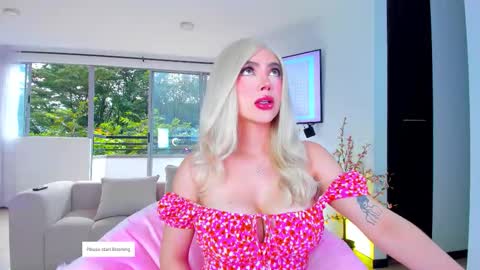 Snapshot of sophijonnes chatting on January 9, 2026, 12:08 pm YULITZA online show from January 9, 2026, 12:08 pm