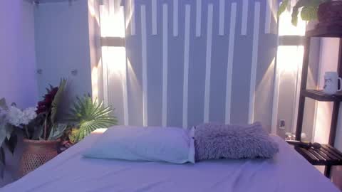 SOPHY ROGERS online show from December 19, 2024, 11:39 am