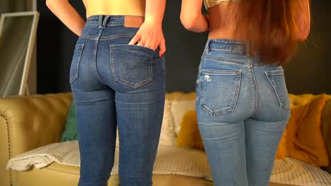 Sophydiva online show from November 19, 2025, 6:24 am