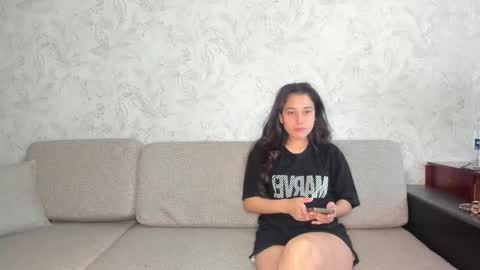 sophywhisper online show from September 13, 2025, 5:40 am