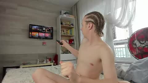 sosaguillypleasure online show from July 4, 2026, 8:53 am