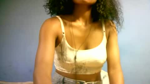 sourayaa online show from April 4, 2026, 7:44 pm