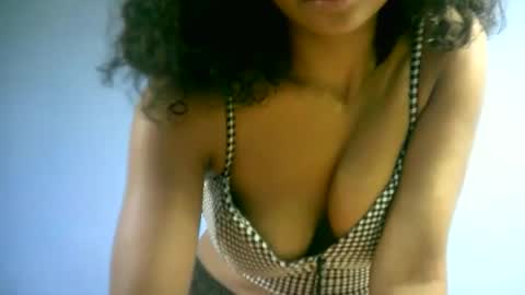 sourayaa online show from April 17, 2026, 6:44 pm