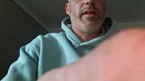 southboy2410 online show from October 4, 2025, 4:05 pm