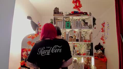 Leah online show from November 6, 2025, 1:34 pm