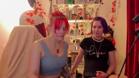 Leah online show from November 12, 2025, 6:30 pm