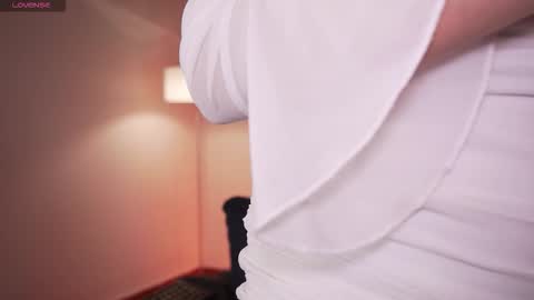 Irisita online show from March 6, 2026, 9:55 pm