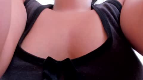 Snapshot of soy_naty_rose3 chatting on January 11, 2025, 3:20 pm Naty online show from January 11, 2025, 3:20 pm