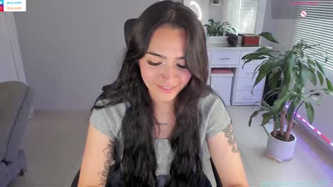 Luisa    online show from December 30, 2024, 8:58 pm
