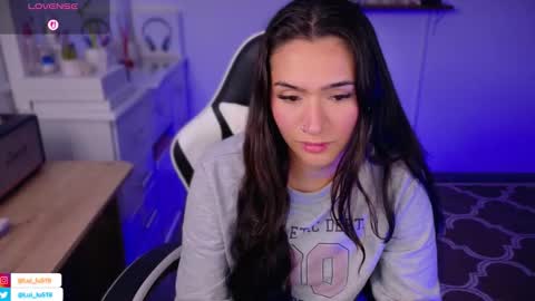 Luisa    online show from November 10, 2025, 8:19 pm