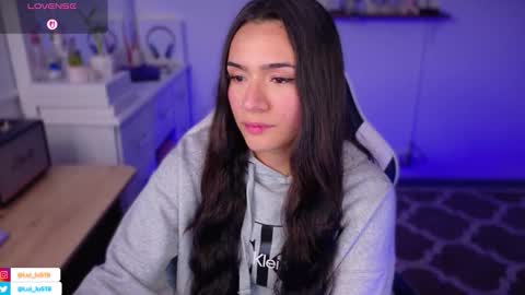 Luisa    online show from November 13, 2025, 10:19 pm