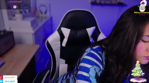 Luisa    online show from December 21, 2025, 6:59 pm