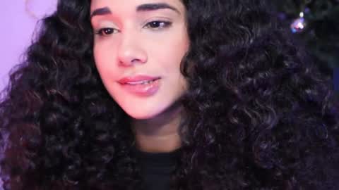 Snapshot of soytropicalfruit chatting on December 9, 2024, 10:52 pm You want to talk to me more personal follow me in My Channel VIP 50 the discount online show from December 9, 2024, 10:52 pm