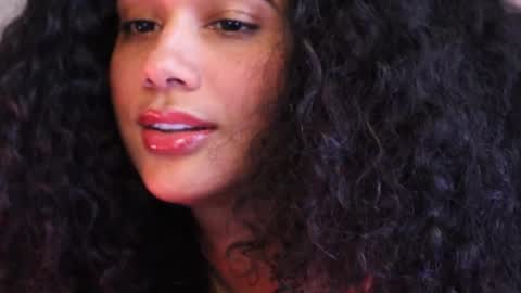 Snapshot of soytropicalfruit chatting on December 16, 2024, 10:13 pm You want to talk to me more personal follow me in My Channel VIP 50 the discount online show from December 16, 2024, 10:13 pm