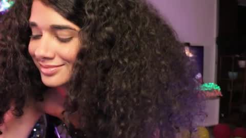 Snapshot of soytropicalfruit chatting on December 21, 2024, 6:19 am You want to talk to me more personal follow me in My Channel VIP 50 the discount online show from December 21, 2024, 6:19 am