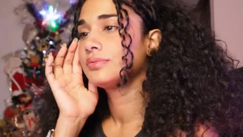 Snapshot of soytropicalfruit chatting on January 5, 2025, 4:25 am You want to talk to me more personal follow me in My Channel VIP 50 the discount online show from January 5, 2025, 4:25 am