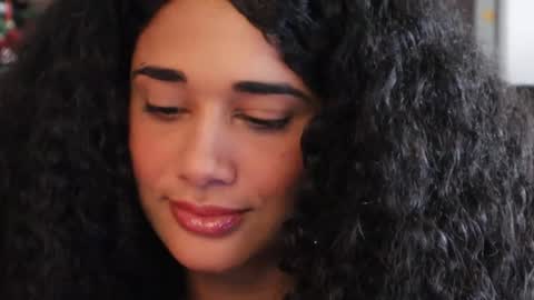 Snapshot of soytropicalfruit chatting on January 7, 2025, 8:10 pm You want to talk to me more personal follow me in My Channel VIP 50 the discount online show from January 7, 2025, 8:10 pm