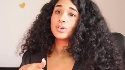 Snapshot of soytropicalfruit chatting on January 12, 2025, 8:25 pm You want to talk to me more personal follow me in My Channel VIP 50 the discount online show from January 12, 2025, 8:25 pm