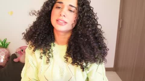 Snapshot of soytropicalfruit chatting on February 5, 2025, 9:50 pm You want to talk to me more personal follow me in My Channel VIP 50 the discount online show from February 5, 2025, 9:50 pm