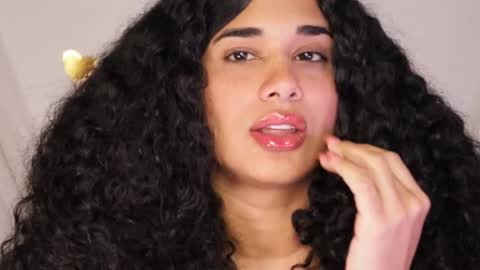 Snapshot of soytropicalfruit chatting on February 17, 2025, 12:21 am You want to talk to me more personal follow me in My Channel VIP 50 the discount online show from February 17, 2025, 12:21 am