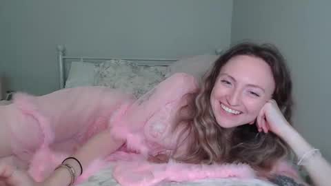 Snapshot of sp8cebunni99 chatting on September 14, 2025, 1:27 am Margo online show from September 14, 2025, 1:27 am