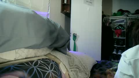 Snapshot of spacecase843 chatting on December 4, 2024, 7:50 am TrndSettrz online show from December 4, 2024, 7:50 am