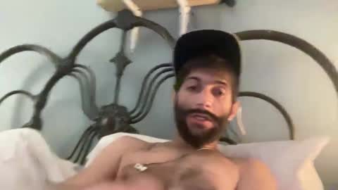 Snapshot of spacecase843 chatting on February 9, 2025, 6:54 am TrndSettrz online show from February 9, 2025, 6:54 am