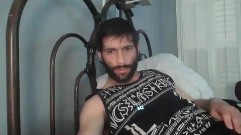 Snapshot of spacecase843 chatting on March 3, 2025, 5:20 am TrndSettrz online show from March 3, 2025, 5:20 am