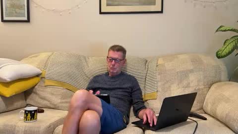 spaceman_fun online show from October 26, 2025, 7:42 pm