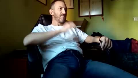 Manu  online show from November 26, 2025, 3:24 pm