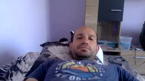 Snapshot of sparei7 chatting on July 6, 2026, 3:25 pm Snaiky online show from July 6, 2026, 3:25 pm