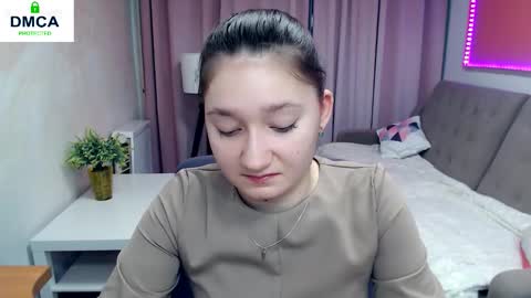 Snapshot of sparkling_starlet67 chatting on February 11, 2026, 7:02 am Ilona online show from February 11, 2026, 7:02 am