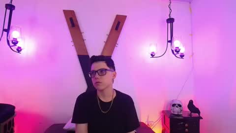 spencerm_ online show from November 22, 2025, 7:46 pm