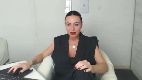 Carla online show from February 2, 2025, 5:48 pm