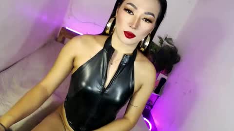 Alora online show from December 14, 2025, 6:19 am