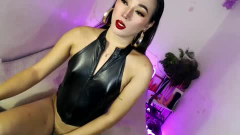 Alora online show from December 15, 2025, 6:50 am