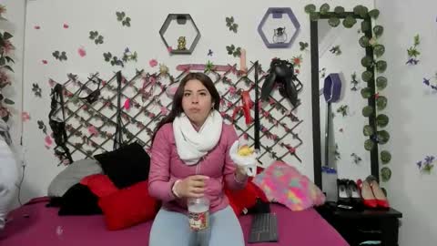 Snapshot of spicyqueens chatting on February 10, 2026, 12:31 pm Spicy Queens online show from February 10, 2026, 12:31 pm