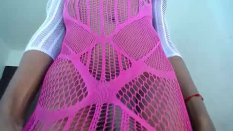 Reychell Millan  online show from October 29, 2025, 4:09 pm