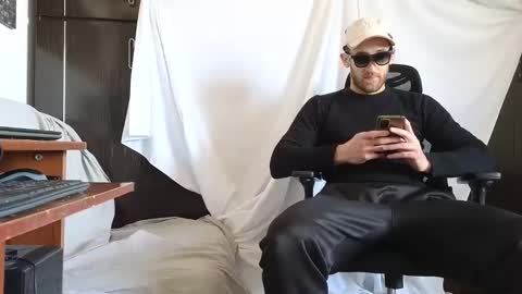 Snapshot of spider_0090 chatting on November 16, 2025, 8:53 am Marco. When Im offline you can view premium content in bio online show from November 16, 2025, 8:53 am