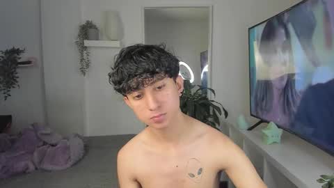 spider_baby_ online show from December 2, 2025, 10:16 pm