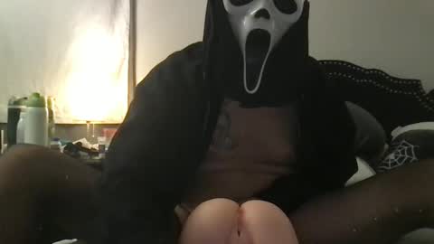 Snapshot of spiderspunk_172 chatting on December 16, 2024, 1:53 am Ghost Face666 online show from December 16, 2024, 1:53 am