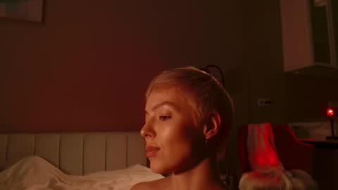 Elizabeth online show from November 28, 2025, 4:53 pm