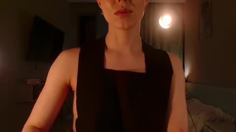 Elizabeth online show from March 18, 2026, 5:27 pm