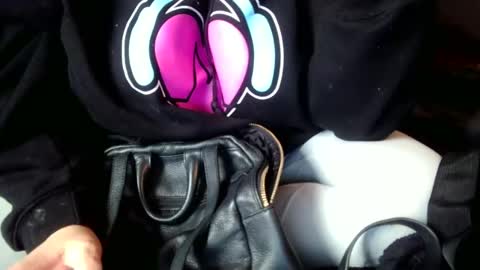 Vanessa Spade online show from April 6, 2026, 10:11 pm