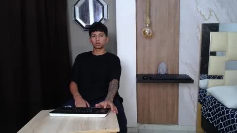 RAY online show from November 10, 2025, 4:06 pm