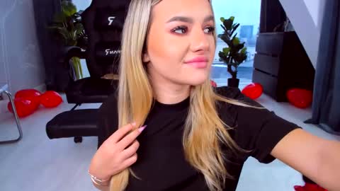 Anna online show from March 1, 2025, 12:23 pm