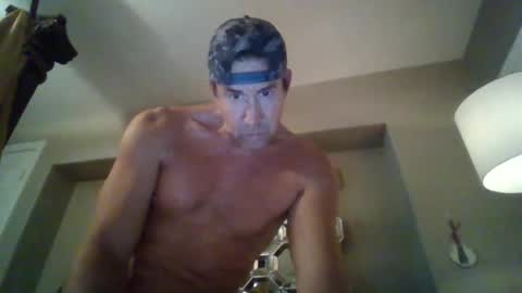 Snapshot of spunandhunglv chatting on November 5, 2025, 11:21 am spunandhunglv online show from November 5, 2025, 11:21 am