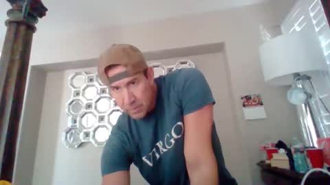 Snapshot of spunandhunglv chatting on November 17, 2025, 6:14 pm spunandhunglv online show from November 17, 2025, 6:14 pm