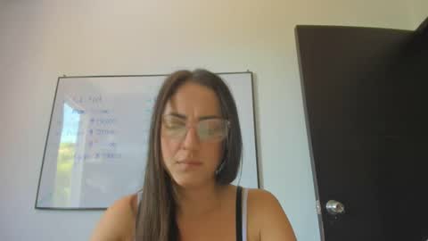 Snapshot of squirttati33 chatting on September 20, 2025, 3:46 pm Tati online show from September 20, 2025, 3:46 pm